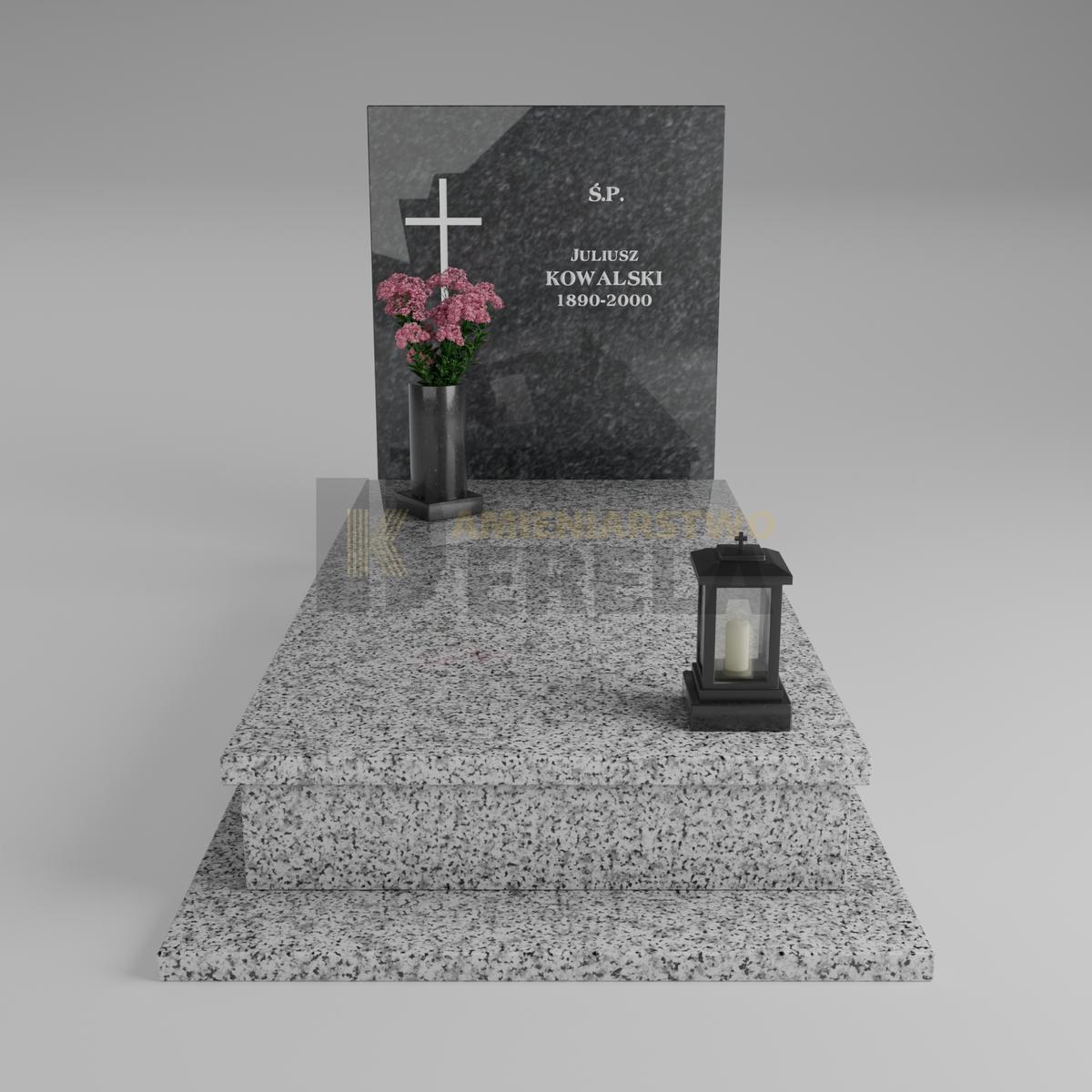 ciemny pomnik granitowy z frontu