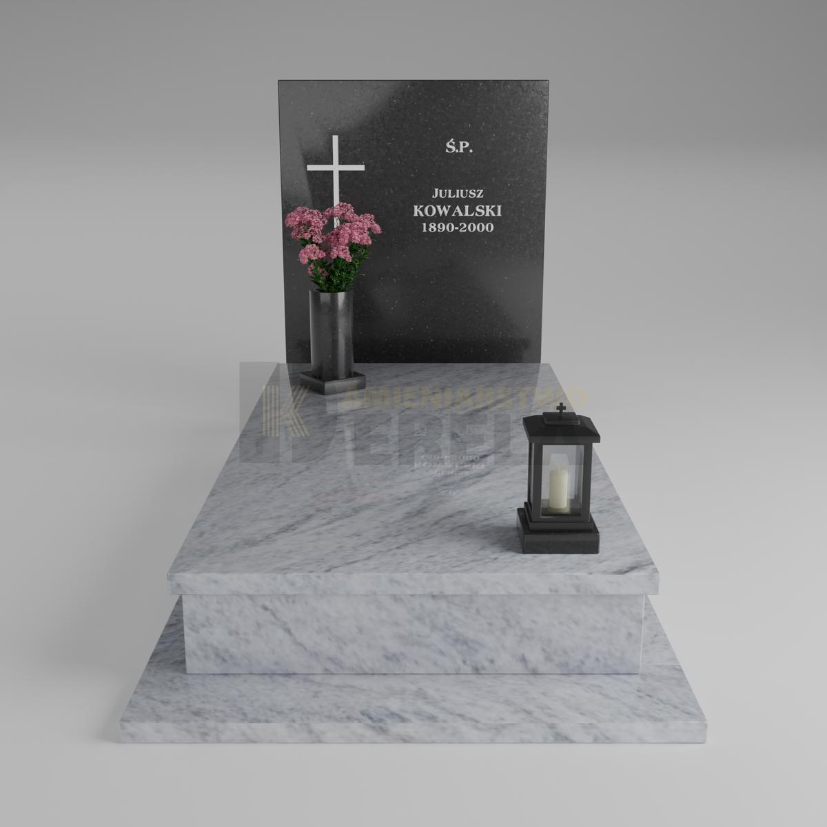 ciemny pomnik granitowy z frontu