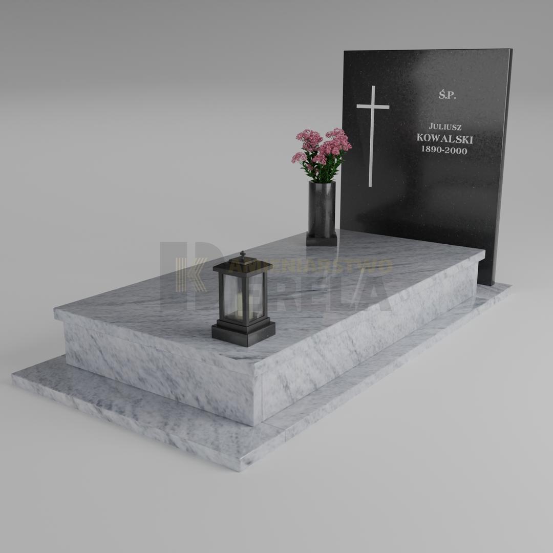 ciemny pomnik granitowy z skosu