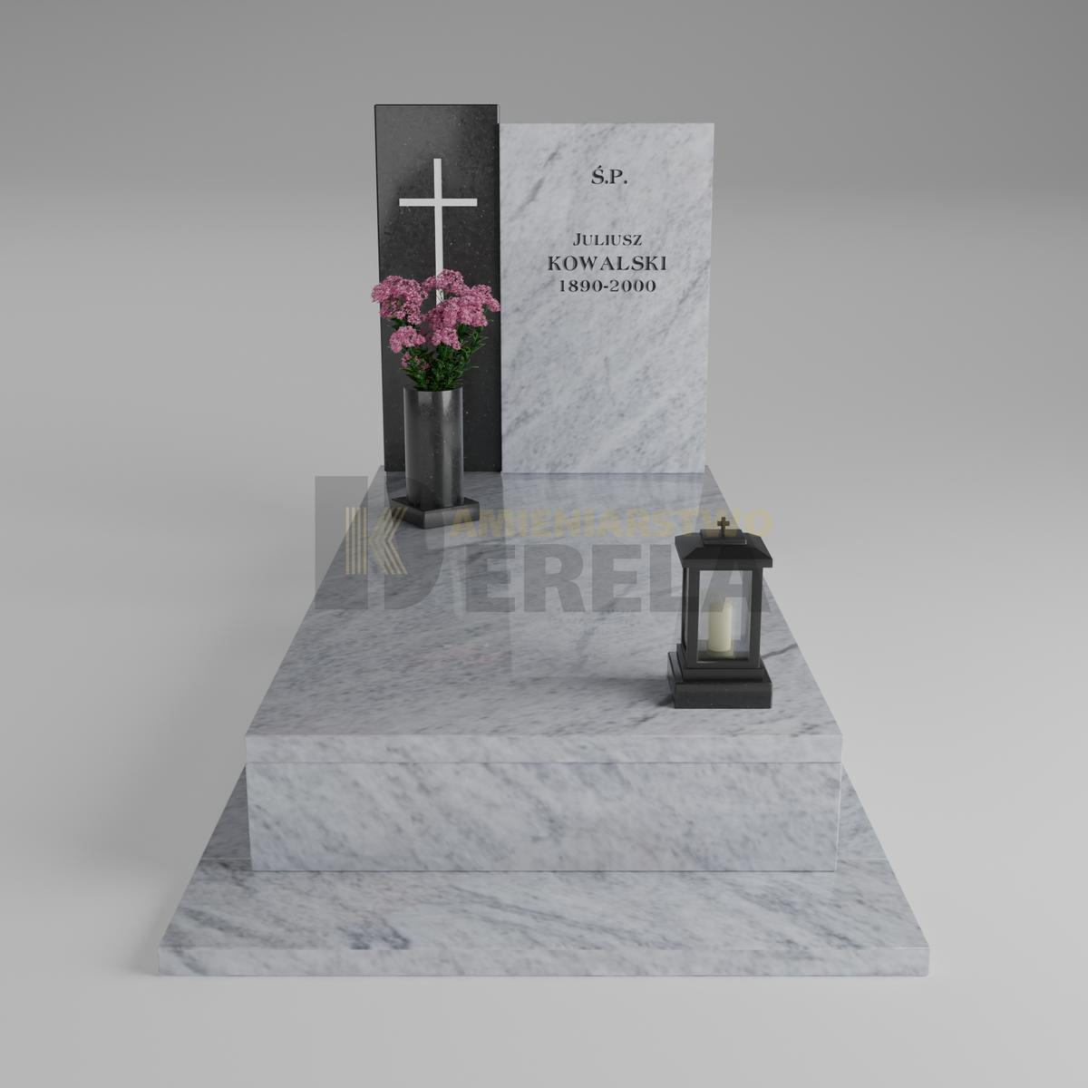 ciemny pomnik granitowy z frontu